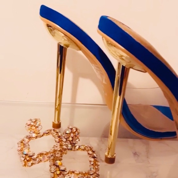 Blue stiletto with gold heel - Picture 4 of 5